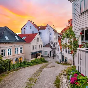  Apartment Dinbnb Homes I Historical 1850 House